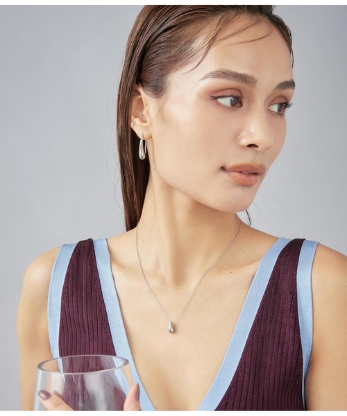 Settimissimo(セッティミッシモ)の「金属アレルギー対応ステンレスニュアンスドロップネックレス(ネックレス・レディース・シルバー/ゴールド・FREE)」の5枚目の写真