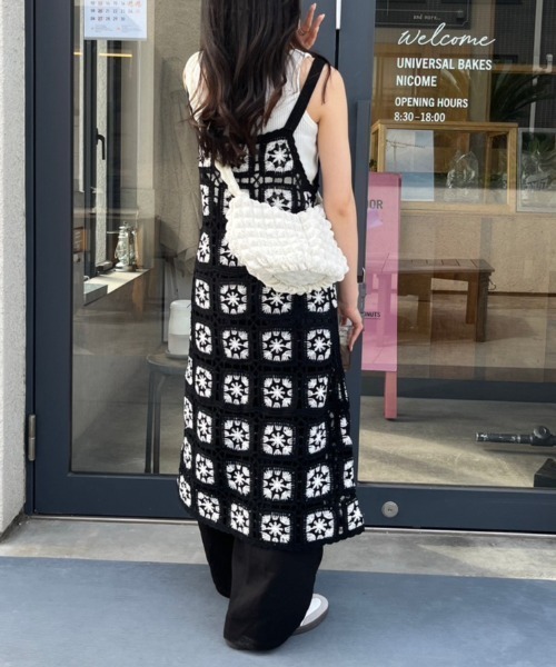 nemne store(ネンネストア)の「《Delfy》かぎ針編みキャミワンピース(ワンピース・レディース・アイボリー/ブラック・フリー)」の4枚目の写真