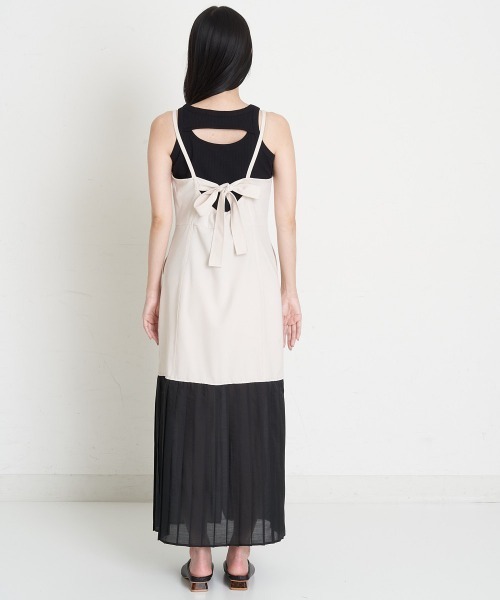 A de a.v.v（アードアー・ヴェ・ヴェ）の「麻ライクバックオープンプリーツドッキングキャミワンピ（ワンピース・レディース・アイボリー/ブラック・SMALL/MEDIUM）」の16枚目の写真