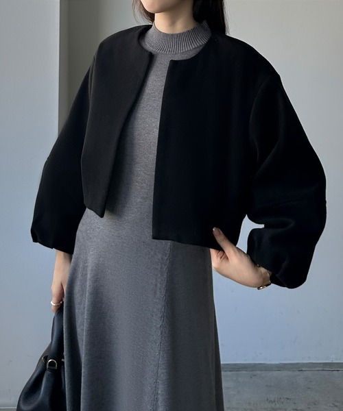 Louere(ルエレ)の「コクーンスリーブショートブルゾン(ブルゾン・レディース・ダークベージュ/ブラック/グレイッシュベージュ・SMALL/MEDIUM/LARGE/X-LARGE)」の6枚目の写真