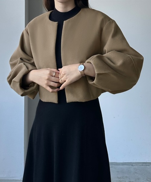 Louere(ルエレ)の「コクーンスリーブショートブルゾン(ブルゾン・レディース・ダークベージュ/ブラック/グレイッシュベージュ・SMALL/MEDIUM/LARGE/X-LARGE)」の9枚目の写真