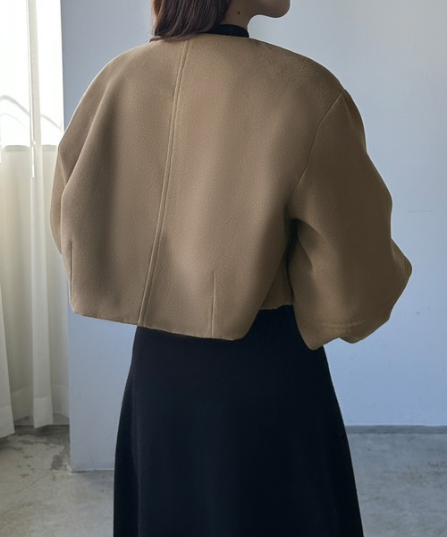 Louere(ルエレ)の「コクーンスリーブショートブルゾン(ブルゾン・レディース・ダークベージュ/ブラック/グレイッシュベージュ・SMALL/MEDIUM/LARGE/X-LARGE)」の12枚目の写真