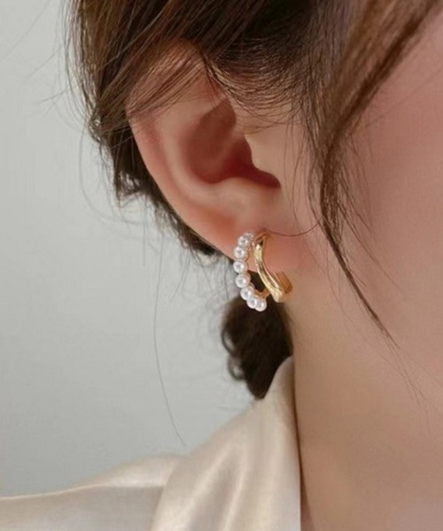 muure(ミュール)の「【CHOUEL closet】パールダブルラインピアス(ピアス(両耳用)・レディース・ゴールド・FREE)」の3枚目の写真