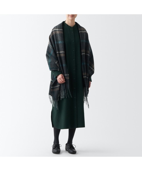 無印良品(ムジルシリョウヒン)の「ウール ひざ掛けにもなる 大判ストール(チェック)(ストール/ショール・レディース・グレー系その他3/ホワイト系/ブラウン系4/グレー系6・FREE)」の21枚目の写真