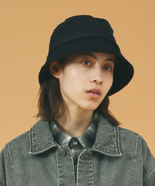 ABAHOUSE(アバハウス)の「【RUBEN/ルーベン】FAKE SUEDE BUCKET HAT/フェイクスウェードバケットハット/ユニセックス/RUS-2236(キャップ・メンズ・ブラック/アイボリー/ベージュ・フリー)」の3枚目の写真