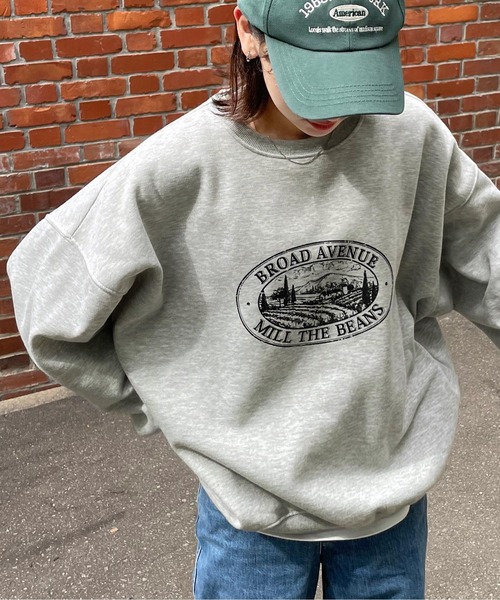 Chillfar(チルファー)の「アーチロゴスウェット(スウェット・レディース・レッド/レッド系/アイボリー/チャコール/ピンク/アイボリー系2/ホワイト系/ブラック系/ネイビー/オートミール/アイボリー系/ベージュ/グリーン/ホワイト/ネイビー系/杢グレー/グリーン系/グレー系/ブルー/アイボリー系1・FREE)」の7枚目の写真