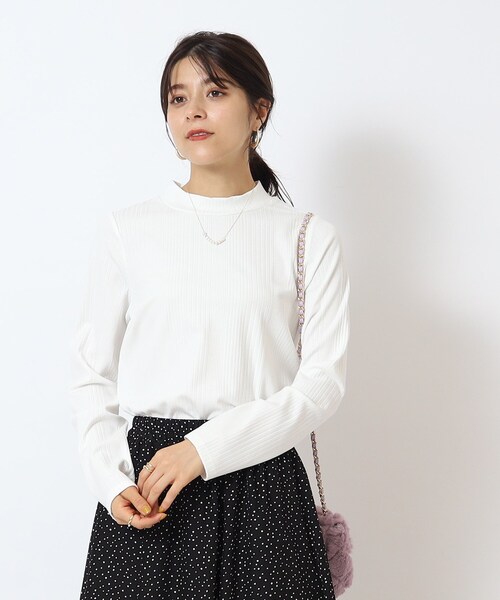 SHOO・LA・RUE（シューラルー）の「◆ランダムテレコ プチハイネック長袖インナー（Tシャツ/カットソー・レディース・ナチュラル/ホワイト系/ブラック・04/02/03）」の9枚目の写真