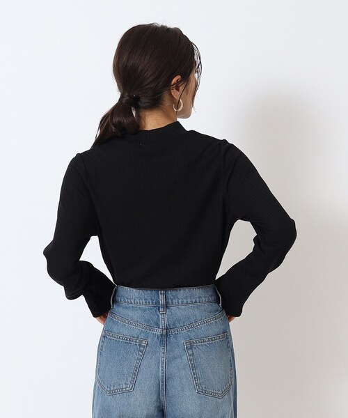 SHOO・LA・RUE（シューラルー）の「◆ランダムテレコ プチハイネック長袖インナー（Tシャツ/カットソー・レディース・ナチュラル/ホワイト系/ブラック・04/02/03）」の16枚目の写真