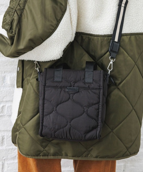 BAYFLOW（ベイフロー）の「キルティングスクエアショルダー（ショルダーバッグ・レディース・ベージュ/カーキ/ブラック・FREE）」の2枚目の写真