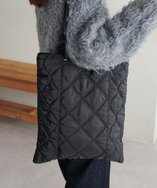 DISCOAT(ディスコート)の「キルティングトートバッグ(トートバッグ・レディース・アイボリー/ブラック/カーキ・FREE)」の15枚目の写真