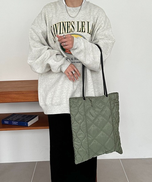 DISCOAT(ディスコート)の「キルティングトートバッグ(トートバッグ・レディース・アイボリー/ブラック/カーキ・FREE)」の6枚目の写真