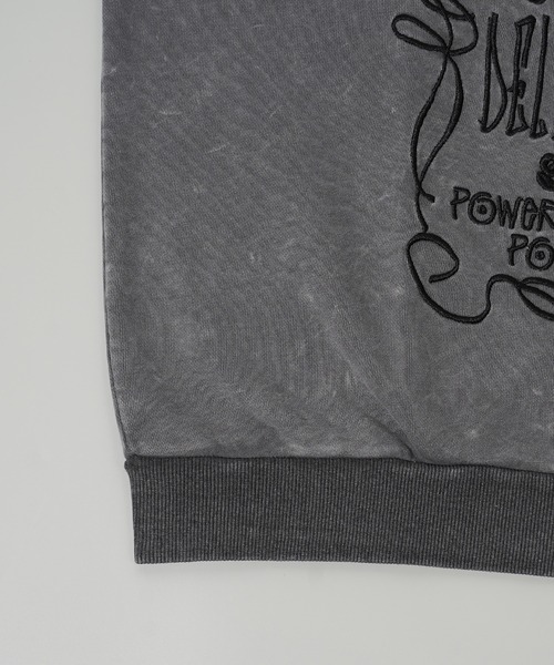 1111clothing（ワンフォークロージング）の「【unisex】ボトルラベルロゴ刺繍 ピグメントトレーナー / Bottle label logo embroidery pigment sweatshirt（スウェット・メンズ・ブラック系/グレー系・44）」の4枚目の写真