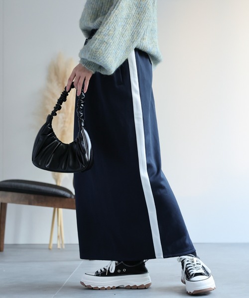 sakishimatokyo(サキシマトーキョー)の「【セットアップ対応】サイドラインジャージスカート(スカート・レディース・ネイビー/ベージュ/ブラック・FREE)」の8枚目の写真