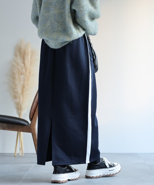 sakishimatokyo(サキシマトーキョー)の「【セットアップ対応】サイドラインジャージスカート(スカート・レディース・ネイビー/ベージュ/ブラック・FREE)」の12枚目の写真