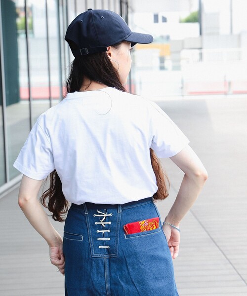 BEAMS BOY（ビームスボーイ）の「BEAMS BOY / ボーイ エンブロイダリー クルー ショートスリーブ（Tシャツ/カットソー・レディース・ナチュラル/ロイヤルブルー/ピンク/グリーン/オフホワイト/ブラック・1/2）」の17枚目の写真