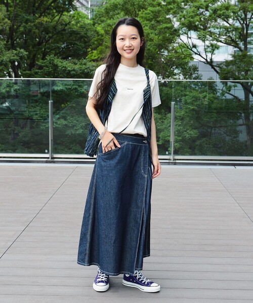 BEAMS BOY（ビームスボーイ）の「BEAMS BOY / ボーイ エンブロイダリー クルー ショートスリーブ（Tシャツ/カットソー・レディース・ナチュラル/ロイヤルブルー/ピンク/グリーン/オフホワイト/ブラック・1/2）」の13枚目の写真