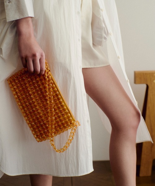 emmi（エミ）の「【emmi atelier】ワンショルダービーズバッグ（ハンドバッグ・レディース・ブルー/クリア/オレンジ・FREE）」の3枚目の写真