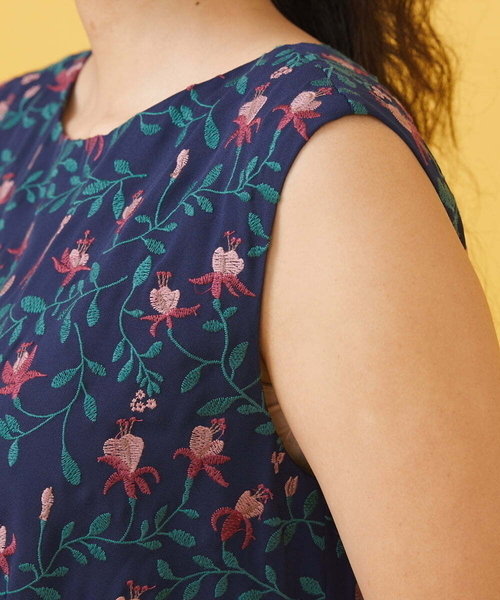 Jocomomola（ホコモモラ）の「Relajado フラワー刺繍ワンピース（ワンピース・レディース・ミント/ネイビー・40/42）」の6枚目の写真