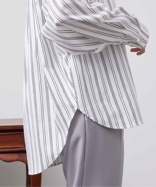 Chez toi(シェトワ)の「BACKギャザーデザインシャツ(シャツ/ブラウス・レディース・アイボリー/オフホワイト/バイオレット/ネイビー・FREE)」の9枚目の写真