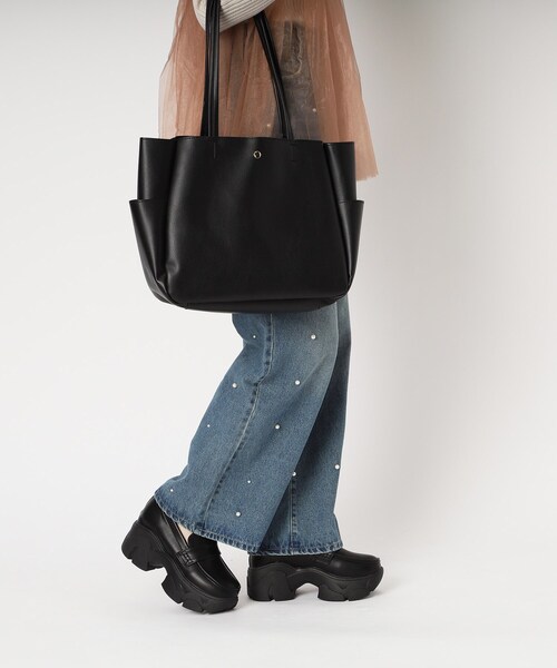 cs T&P(シーエスティーアンドピー)の「厚底ローファースニーカー 24SS(スニーカー・レディース・ブラック/ブラック系1・L/LL/S/M)」の20枚目の写真