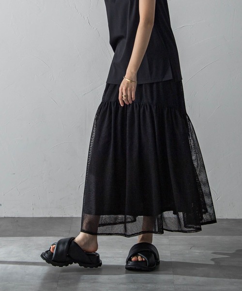 MAYSON GREY（メイソングレイ）の「メッシュギャザーフレアスカート（スカート・レディース・オフホワイト/ブラック/グレー・M）」の2枚目の写真