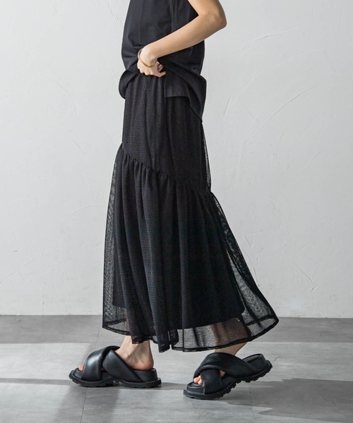 MAYSON GREY（メイソングレイ）の「メッシュギャザーフレアスカート（スカート・レディース・オフホワイト/ブラック/グレー・M）」の15枚目の写真