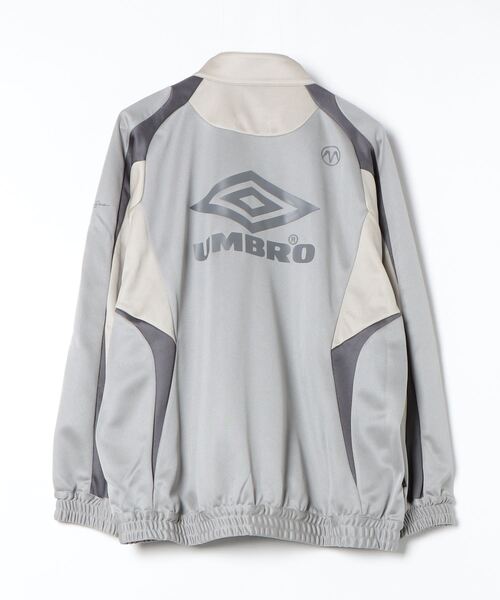 MAGIC STICK(マジックスティック)の「MAGICSTICK/マジックスティック/SPECIAL TRAINING JERSEY TOP by UMBRO(その他アウター・メンズ・ブラック/グレー・L/M)」の3枚目の写真
