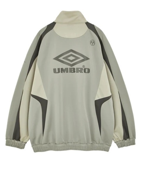 MAGIC STICK(マジックスティック)の「MAGICSTICK/マジックスティック/SPECIAL TRAINING JERSEY TOP by UMBRO(その他アウター・メンズ・ブラック/グレー・L/M)」の17枚目の写真