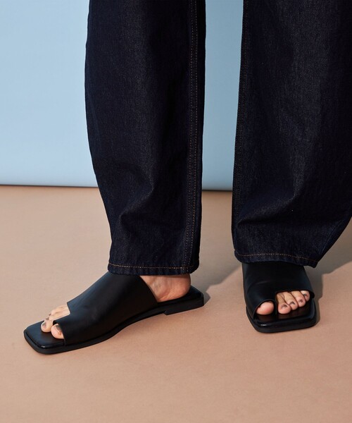 CITEN（シテン）の「＜CITEN＞サムループ カバード フラット サンダル（サンダル・レディース・ホワイト/ブラック・S/M/L）」の5枚目の写真