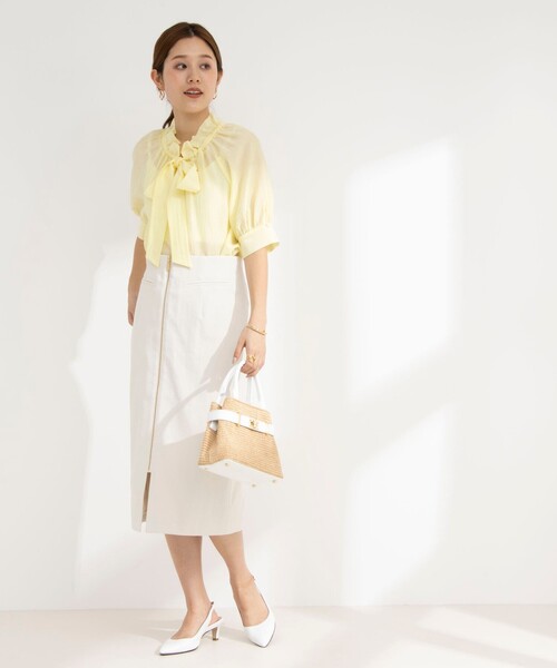 NOLLEY’S Sophi(ノーリーズソフィ)の「シアーカールマイヤーボウタイブラウス(シャツ/ブラウス・レディース・イエロー/サックスブルー/ブラック/オフホワイト/サーモンピンク・38/36)」の11枚目の写真