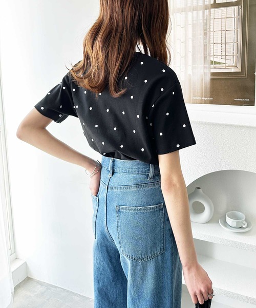 GeeRA(ジーラ)の「綿100%ドット刺繍シルケットTシャツ(Tシャツ/カットソー・レディース・オフホワイト/ブラック・MEDIUM/LARGE)」の9枚目の写真