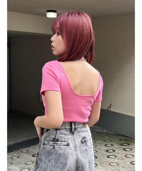 EVRIS(エヴリス)の「バックオープンリブショートTシャツ(Tシャツ/カットソー・レディース・ブラック/グレー/ピンク/ホワイト・FREE)」の4枚目の写真