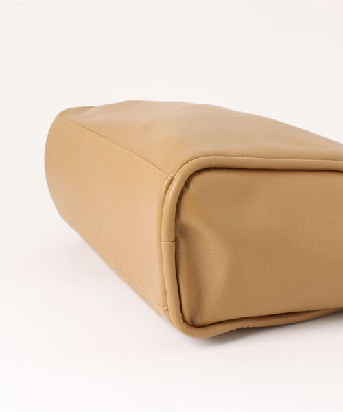 LA VORAGINE（ラ ヴォラジネ）の「A４大容量脇トートバッグ（トートバッグ・レディース・ベージュ/ブラック/アイボリー/ライトピンク・FREE）」の6枚目の写真