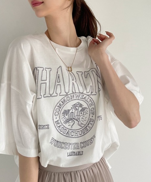 Ada.(エイダ)の「白抜き カレッジロゴ 刺繍 ビッグTシャツ(Tシャツ/カットソー・レディース・ネイビー/ラベンダー/ホワイト・FREE)」の17枚目の写真