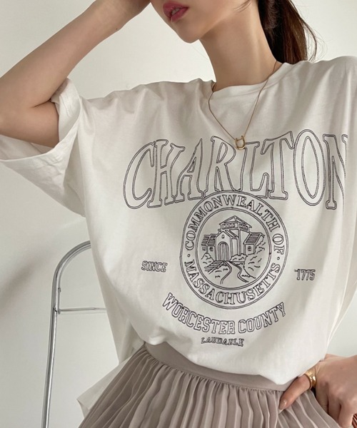 Ada.(エイダ)の「白抜き カレッジロゴ 刺繍 ビッグTシャツ(Tシャツ/カットソー・レディース・ネイビー/ラベンダー/ホワイト・FREE)」の18枚目の写真