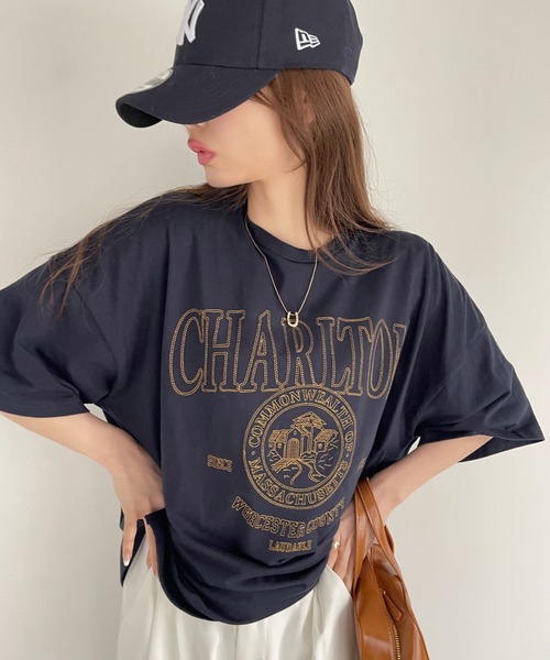Ada.(エイダ)の「白抜き カレッジロゴ 刺繍 ビッグTシャツ(Tシャツ/カットソー・レディース・ネイビー/ラベンダー/ホワイト・FREE)」の20枚目の写真