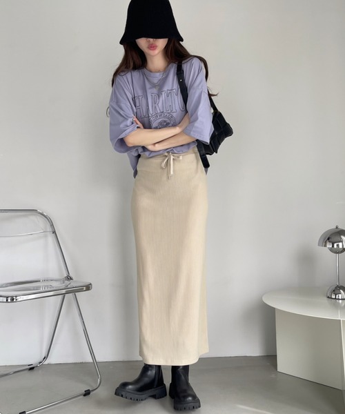 Ada.(エイダ)の「白抜き カレッジロゴ 刺繍 ビッグTシャツ(Tシャツ/カットソー・レディース・ネイビー/ラベンダー/ホワイト・FREE)」の4枚目の写真