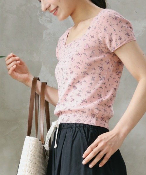 aimoha（アイモハ）の「【Aimoha】花柄半袖トップス (SS)（Tシャツ/カットソー・レディース・ホワイト/ピンク/イエロー/ブルー/ブラック・FREE）」の5枚目の写真