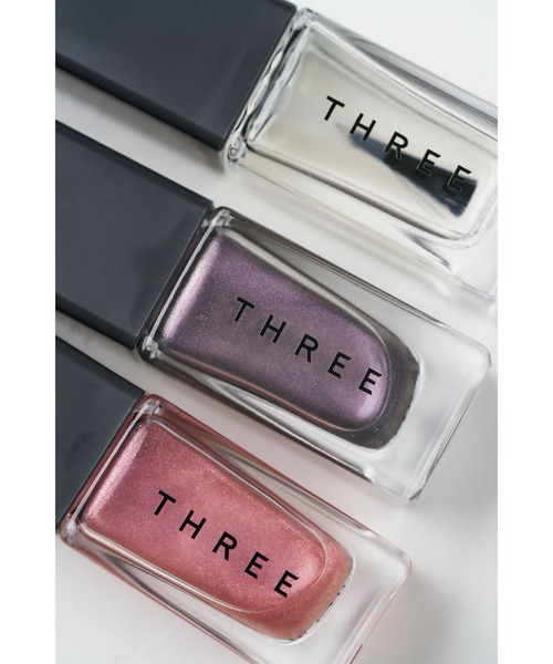 THREE(スリー)の「THREE ネイルラッカー トップコート(マニキュア/ジェルネイル・レディース・02 MOONGLOW/01 ORBITAL/03 NEW DAWN・FREE)」の11枚目の写真