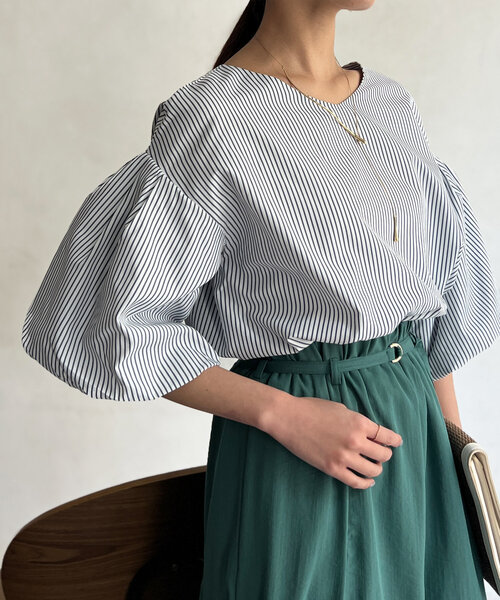 Chez toi(シェトワ)の「袖バルーンブラウス(シャツ/ブラウス・レディース・ライム/ブラック/ブルー/ブラック系その他・FREE)」の1枚目の写真