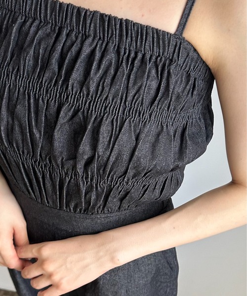Amiur(エミレ)の「shirring denim all in one / シャリーングデニムオールインワン(サロペット/オーバーオール・レディース・インディゴブルー/ブラック・FREE)」の6枚目の写真
