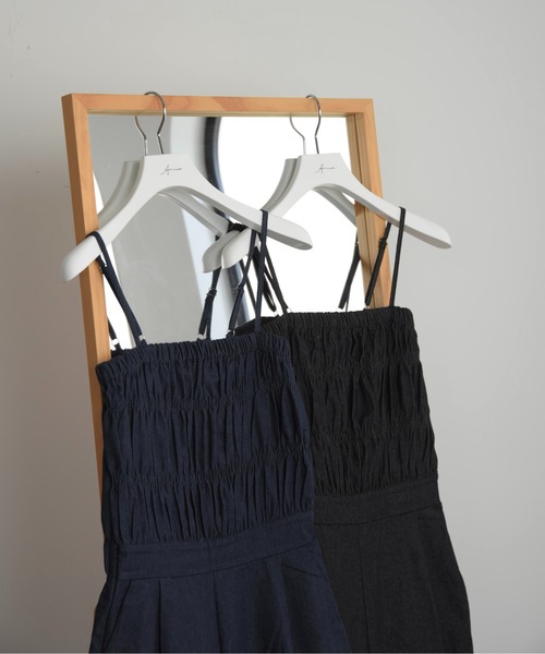 Amiur(エミレ)の「shirring denim all in one / シャリーングデニムオールインワン(サロペット/オーバーオール・レディース・インディゴブルー/ブラック・FREE)」の11枚目の写真
