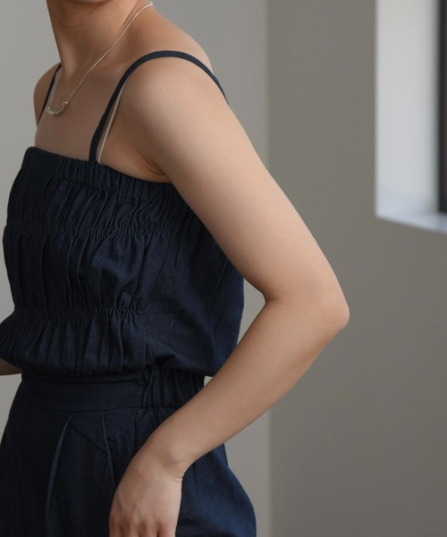 Amiur(エミレ)の「shirring denim all in one / シャリーングデニムオールインワン(サロペット/オーバーオール・レディース・インディゴブルー/ブラック・FREE)」の8枚目の写真