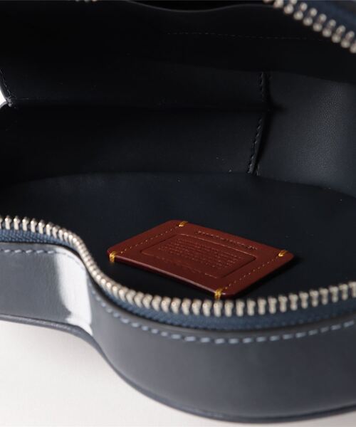 COACH（コーチ）の「ハート クロスボディ バッグ・キルティング アンド