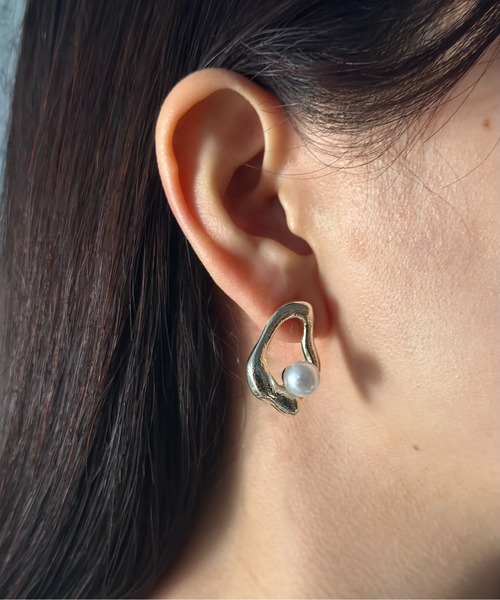 Burner(バーナー)の「【CHI SELECT】パールモチーフ ピアス デザイン chi-pierce-00497 U【GBT】(ピアス(両耳用)・レディース・ゴールド/シルバー・FREE)」の4枚目の写真