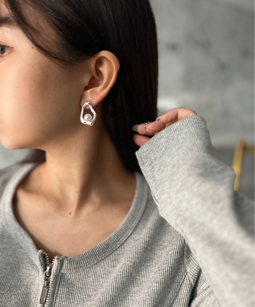 Burner(バーナー)の「【CHI SELECT】パールモチーフ ピアス デザイン chi-pierce-00497 U【GBT】(ピアス(両耳用)・レディース・ゴールド/シルバー・FREE)」の7枚目の写真