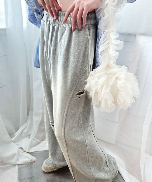 classicalelf（クラシカルエルフ）の「個性派の1本。ヴィンテージ＆ダメージ加工ワイドシルエット裏毛スウェットパンツ（スウェットパンツ・レディース・ブラック/グレー・LARGE/MEDIUM/SMALL/X-LARGE）」の13枚目の写真