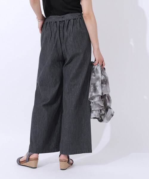 Cutie Blonde（キューティーブロンド）の「◆【洗える/セットアップ可】やわらかデニム タックワイドパンツ（デニムパンツ・レディース・ブラック/ブルー系その他・04/03/02）」の4枚目の写真