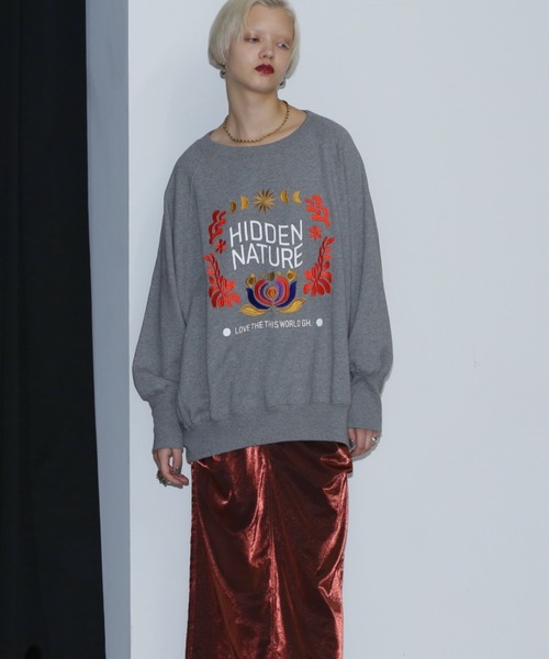 GENE HEAVENS（ジーンヘブンズ）の「(GENE HEAVENS)フラワーエンブロイダリー ラグランスリーブ スウェット（スウェット・レディース・グレー/ホワイト系その他・FREE）」の5枚目の写真