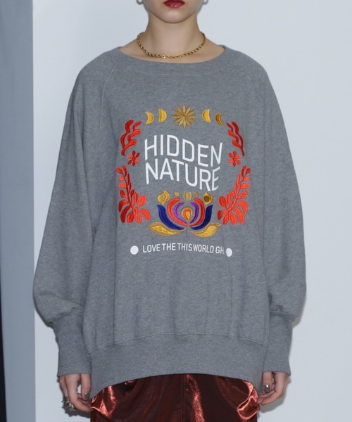 GENE HEAVENS（ジーンヘブンズ）の「(GENE HEAVENS)フラワーエンブロイダリー ラグランスリーブ スウェット（スウェット・レディース・グレー/ホワイト系その他・FREE）」の8枚目の写真